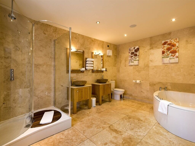Bathroom 4, The Fairfax Arms, North Yorkshire
