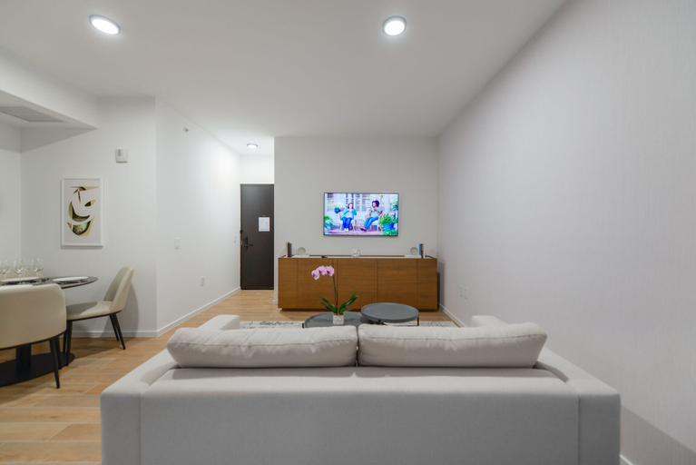 Others 5, Luxury & Stylish Studio Next to Bayside, Miami-Dade