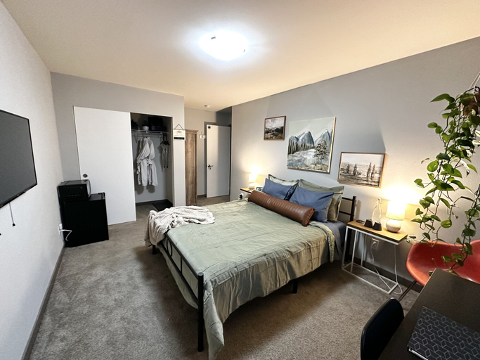 Bedroom 2, Central Tacoma Homestay -private room-, Pierce