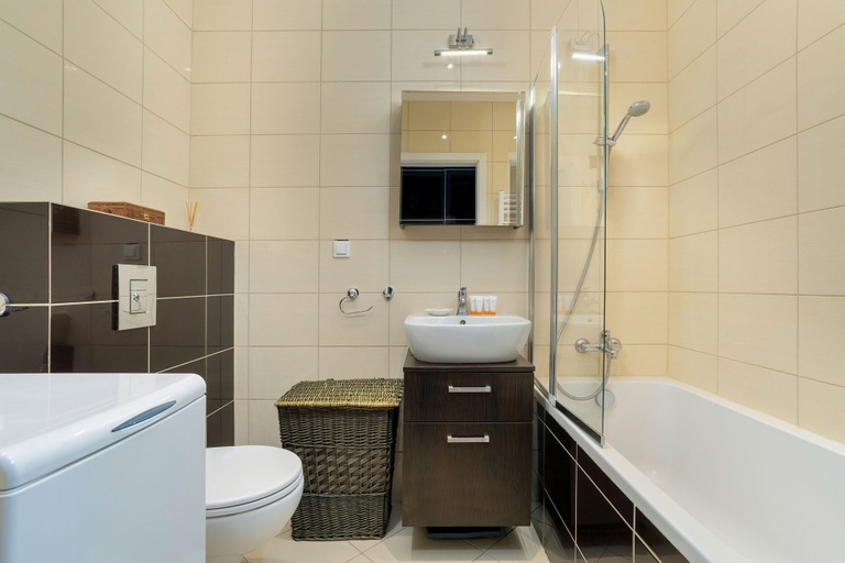 Bathroom 3, Studio With Balcony Pozna�� by Renters, Poznań City