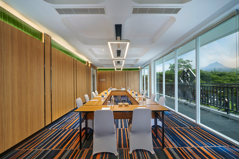 Business Facilities 18
