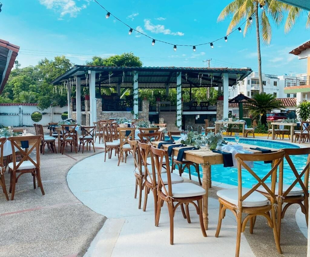 Food & Drinks, The Palms Resort, Melgar