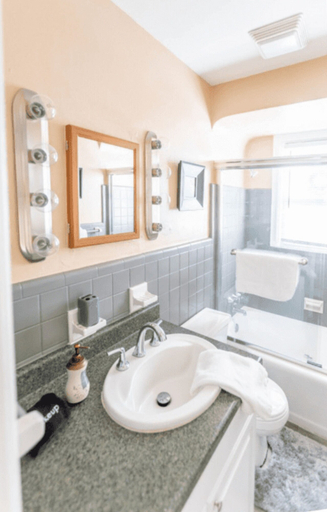 Bathroom 3, Spacious Townhome in St. Louis, Saint Louis