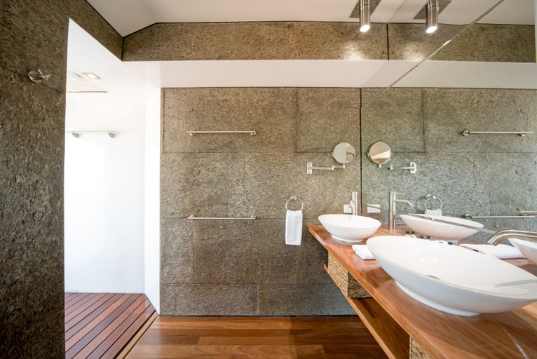 Bathroom 4, Pinnacles, Whitsunday