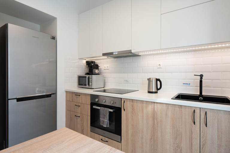 Others 4, Classy Apartment in Koukaki, Walk to Metro & Acropolis, Attica