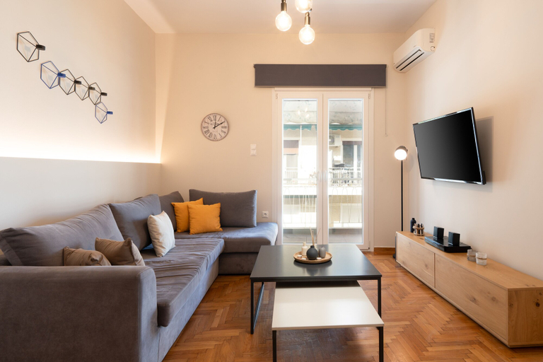 Others 5, Classy Apartment in Koukaki, Walk to Metro & Acropolis, Attica