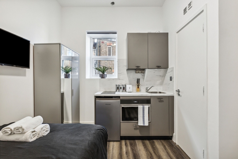 Others 5, Sutherland Apartments, London