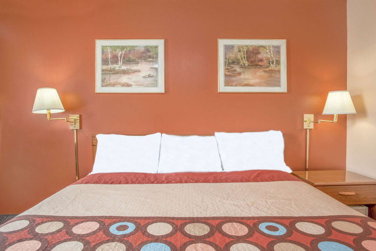 Bedroom 3, Super 8 by Wyndham Carlisle North, Cumberland