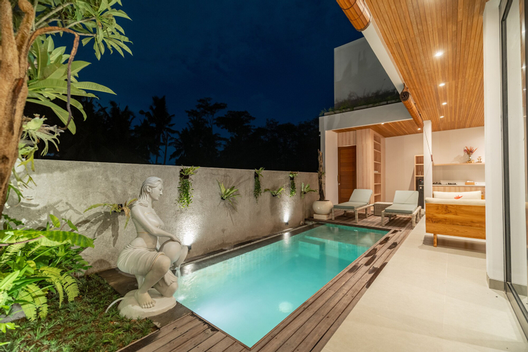 Swimming Pool 23