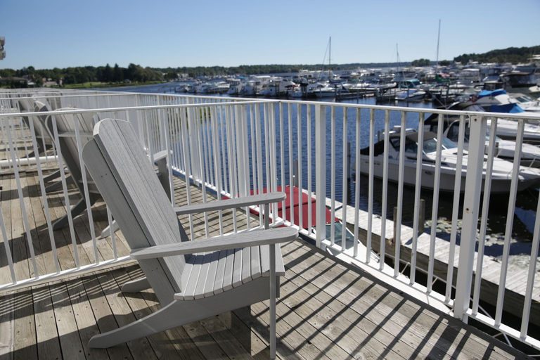 Others 5, The Weathervane Inn, Muskegon