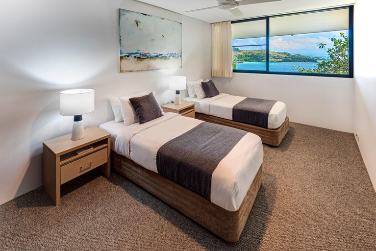 Others 5, Waves 1 Hamilton Island - Ocean Views and buggy, Whitsunday