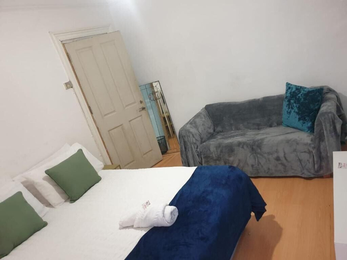 Bedroom 5, Balham South Lndn Spacious Guest House 2, London