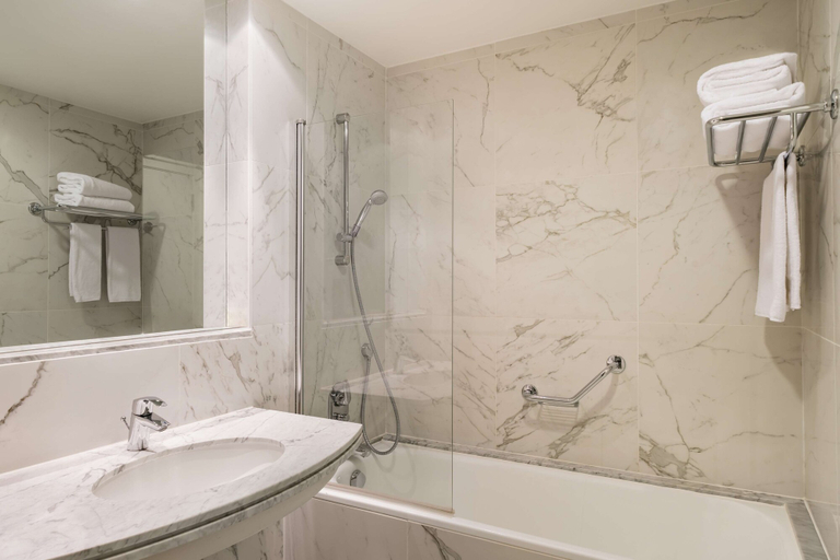 Bathroom 5, Radisson Blu Hotel, Antwerp City Centre, Antwerpen