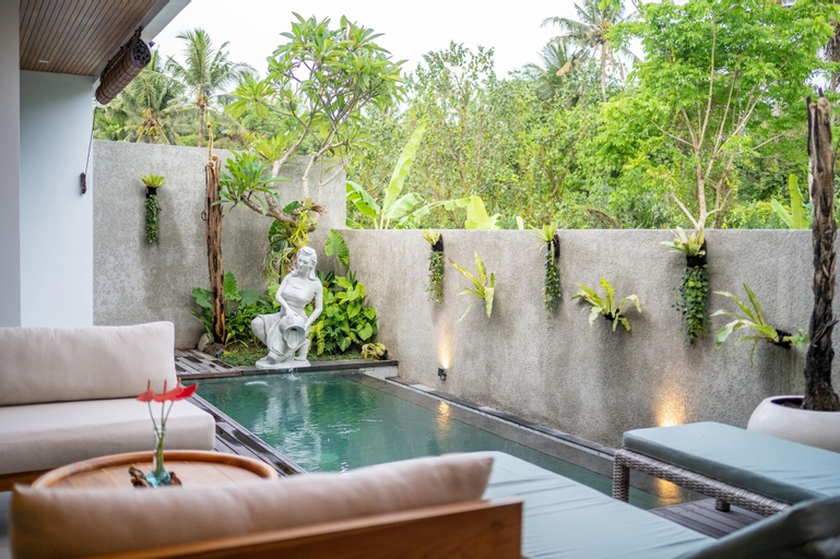 Swimming Pool 28