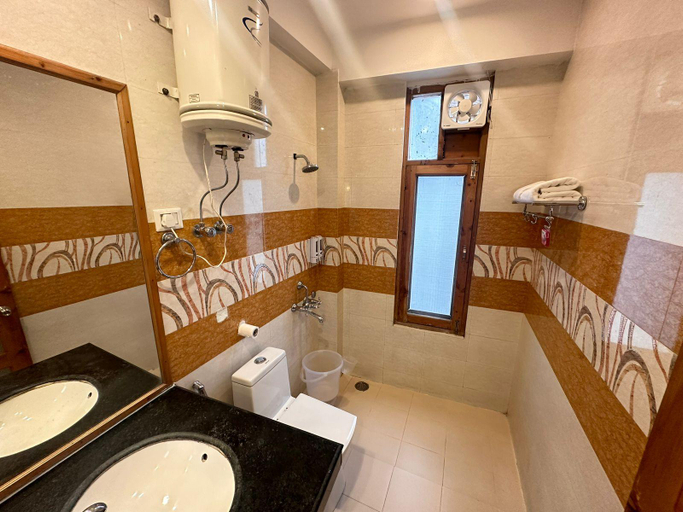 Bathroom 3, The Bliss Cottages and Apartment villa, Kullu