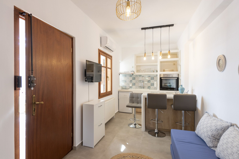 Others 5, Theodora's Suite, South Aegean