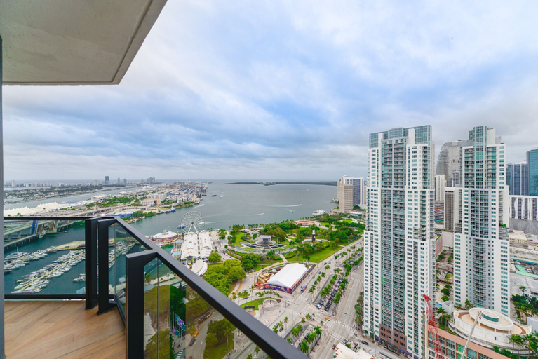 Others 1, Luxury & Stylish Studio Next to Bayside, Miami-Dade