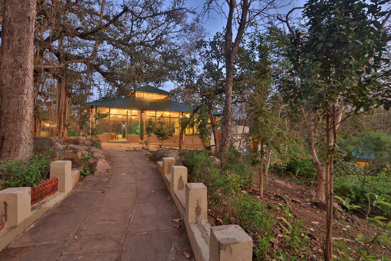 Others 4, Bison Retreat - Pench, Seoni