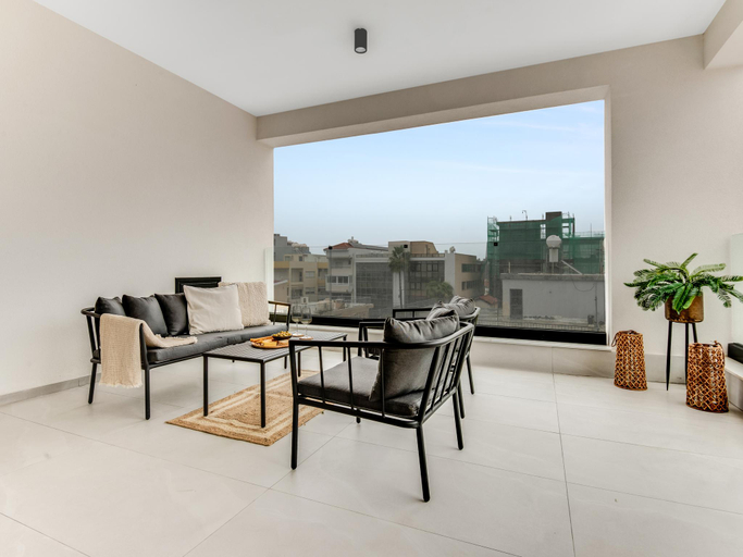 Others 5, Sanders Premier - Lovely 2 bdr. apt. with balcony