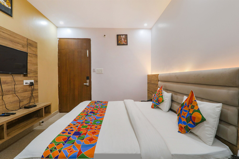 Bedroom 3, Fabhotel The Crestelia, Lucknow