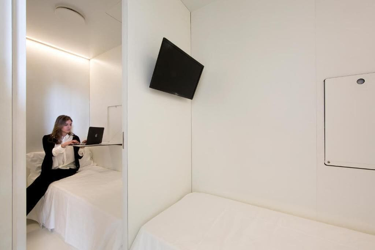 Bedroom 5, Bed and Boarding - Hostel, Napoli