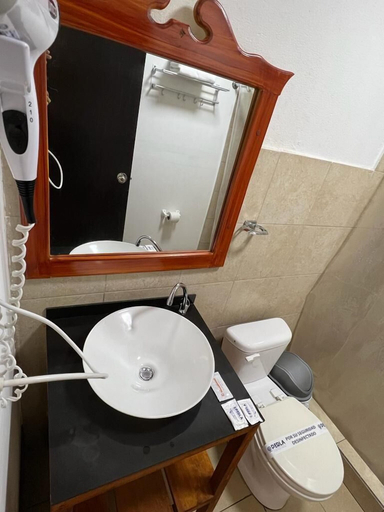 Bathroom 4, HOTEL PERLA CENTRAL MALECON, Guayaquil