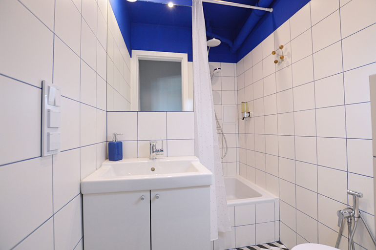 Bathroom, Studio Gdynia 1965 by 3City Rentals, Gdynia