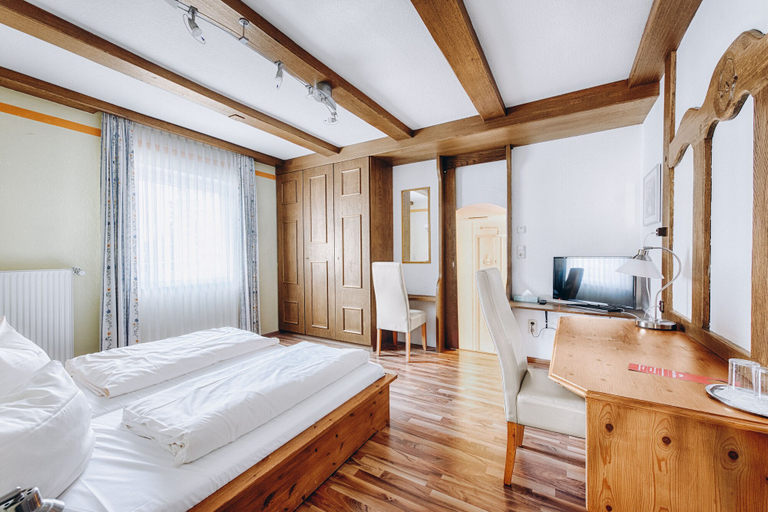 Bedroom 4, Hotel Garni Café Nuss, Garmisch-Partenkirchen