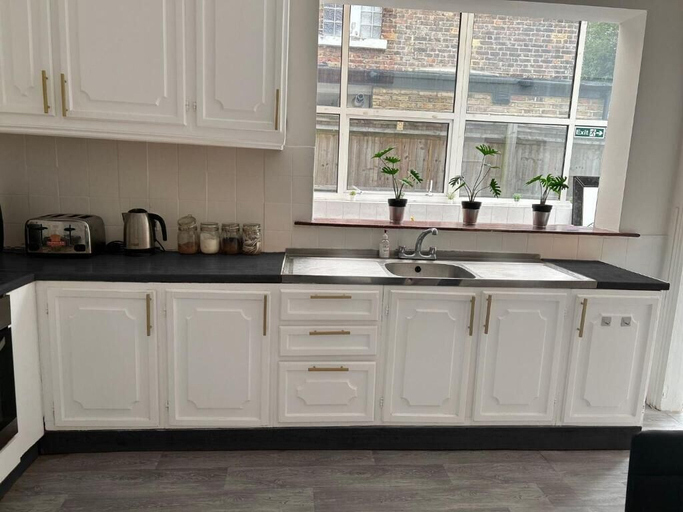 Others 4, Balham South Lndn Spacious Guest House 2, London