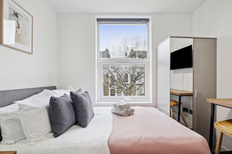 Bedroom 2, Sutherland Apartments, London