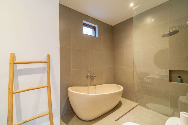 Bathroom 5