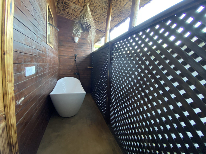 Bathroom 3, Palm Cultural Village, Kusini