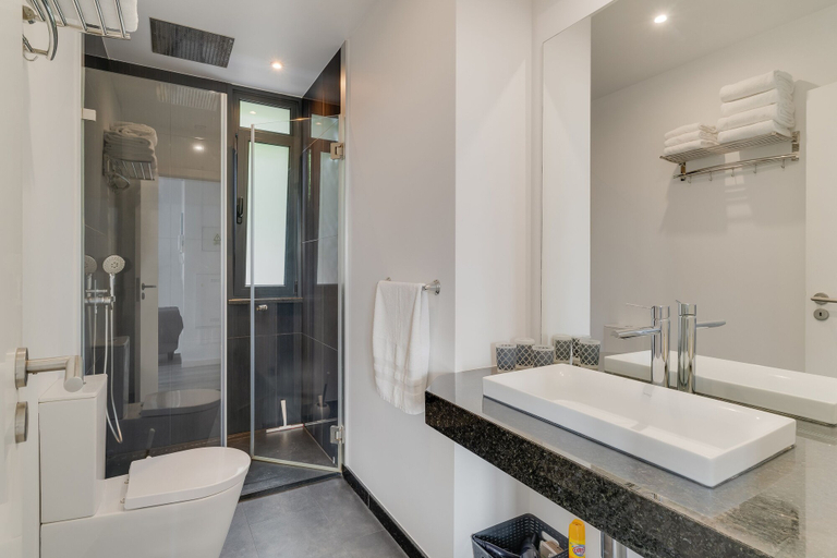 Bathroom 4, Lazareto Apartment, Funchal