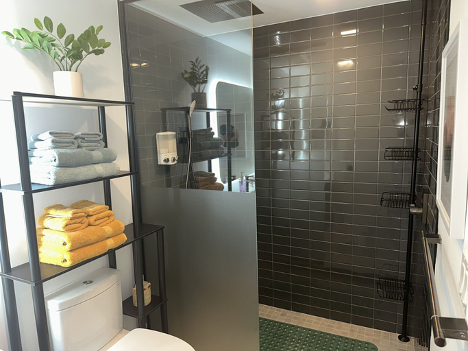 Bathroom 3, Premier Studio with King Bed and Queen Sofa-bed, Miami-Dade