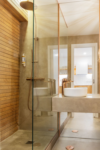 Bathroom, Sesimbra Panorama by Saudade, Sesimbra