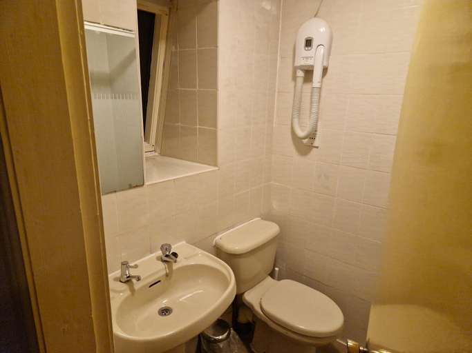 Bathroom 5, The Menai Hotel and Bar, Gwynedd