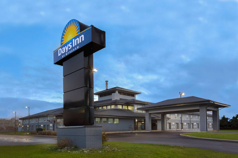 Exterior & Views 2, Days Inn by Wyndham Barrie, Simcoe