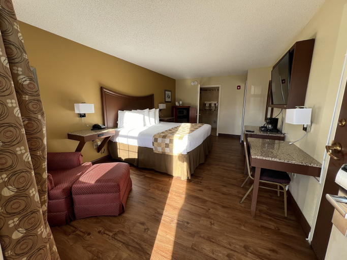 Bedroom 5, Atkinson inn and suites, Robeson