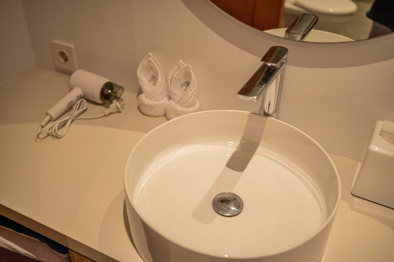 Bathroom 6