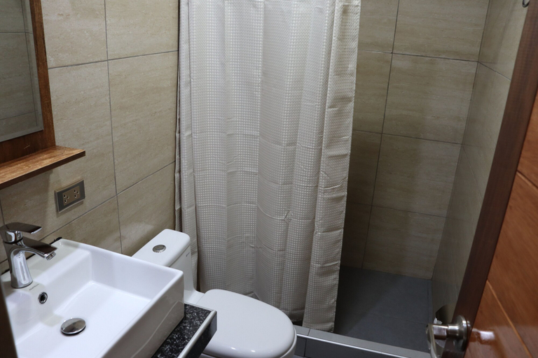 Bathroom 5, Rockrivers Machu Picchu, Urubamba
