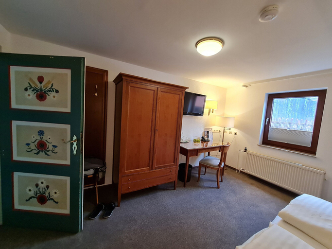 Bedroom 3, Hotel Waldquelle - Baumhaushotel Aerzen, Hameln-Pyrmont