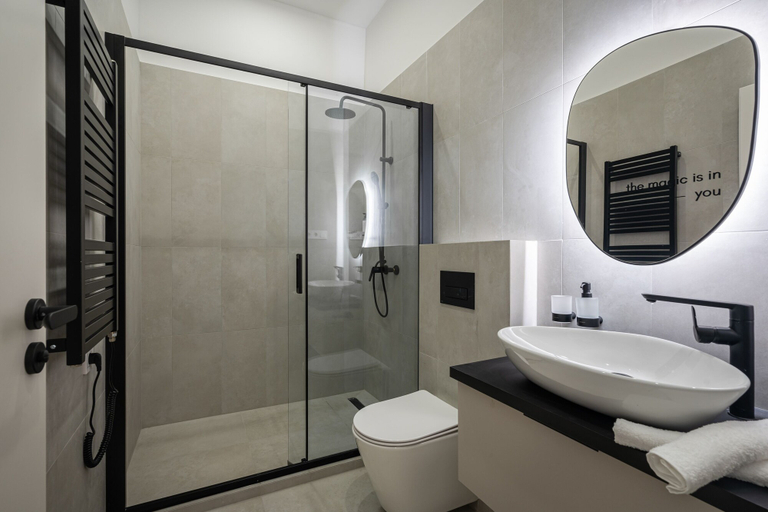 Bathroom 5, You Boutique Suites by BQA, Budapesti