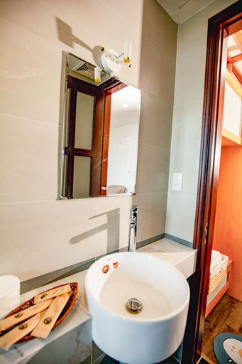 Bathroom 3, Tiboley Homestay, Huế
