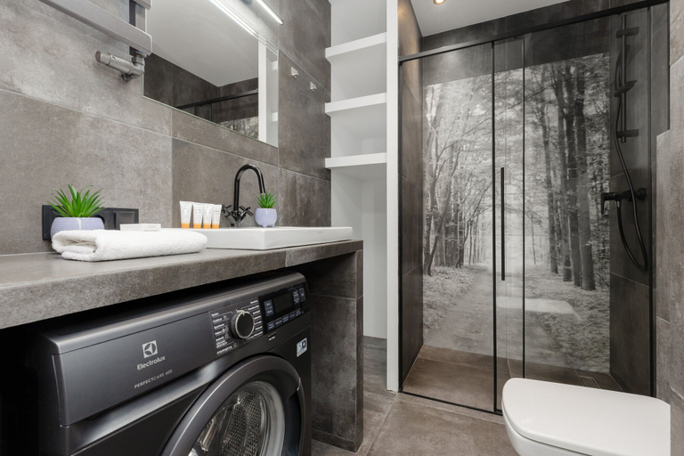 Bathroom 4, Minimalist Apartment Warsaw by Renters, Warsaw