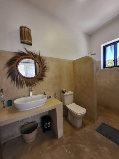 Bathroom 3, SAND BEACH PALM RESIDENCE, Kusini