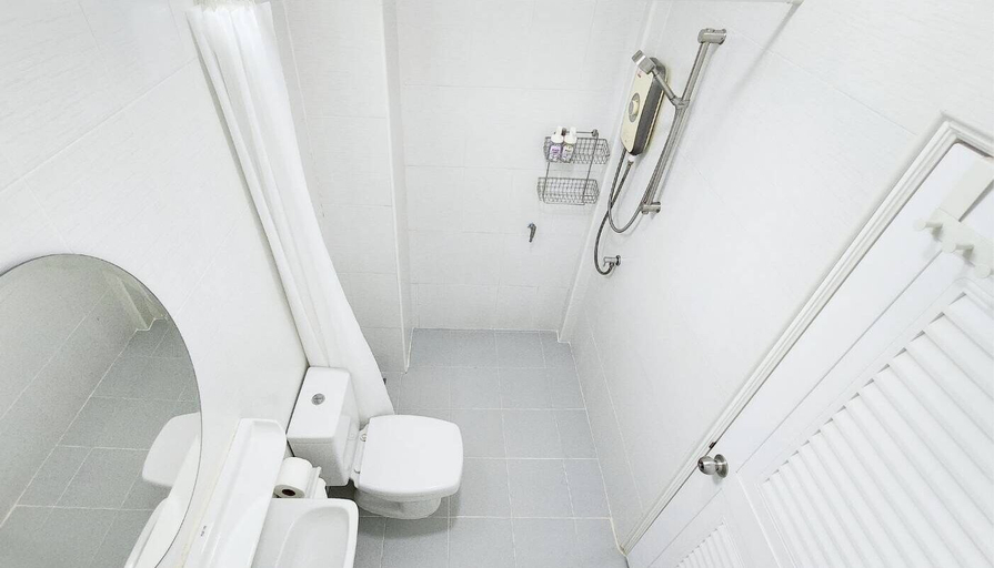 Bathroom 5, Thanaphat Place, Lam Plai Mat