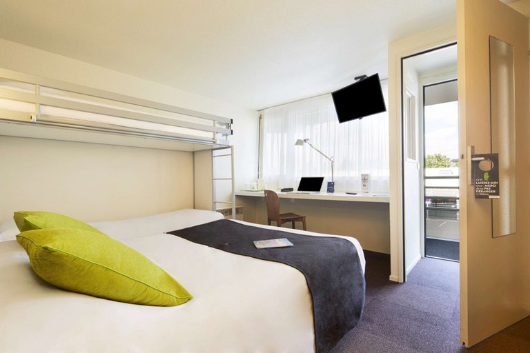 Bedroom 5, Campanile Poitiers - Site du Futuroscope, Vienne