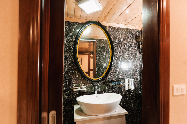 Bathroom 4, Honey Boutique Cruise, Cát Hải