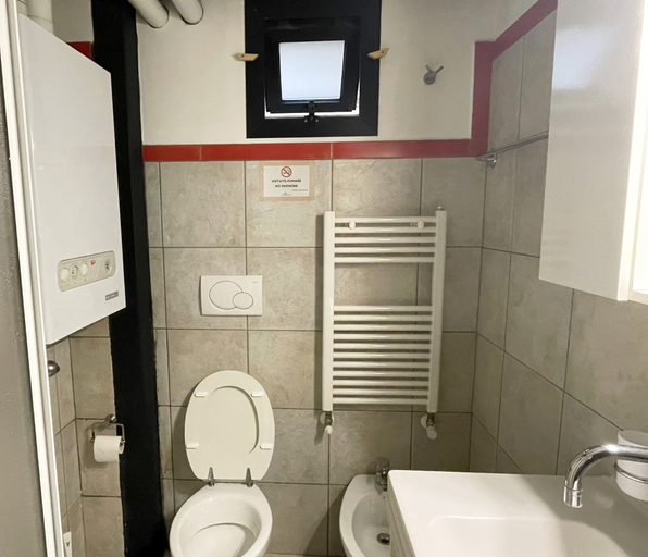 Bathroom 3, Cleo Margherita, Ancona
