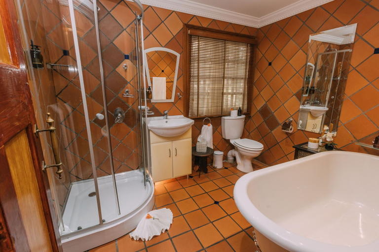 Bathroom 4, Beetleloop Guest House, Ehlanzeni